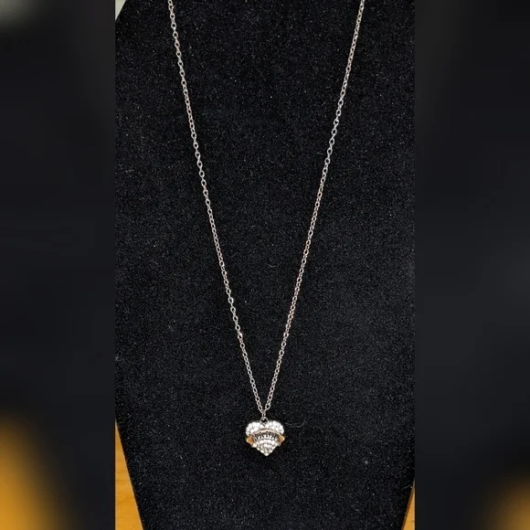 New heart necklace, Nana, Mom, Sister, Hope, Daughter, Lil Sis, Mid Sister - Picture 2 of 13